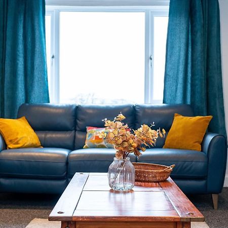 Lovely 3-Bedroom Flat With Free Parking Bridge of Allan Eksteriør bilde
