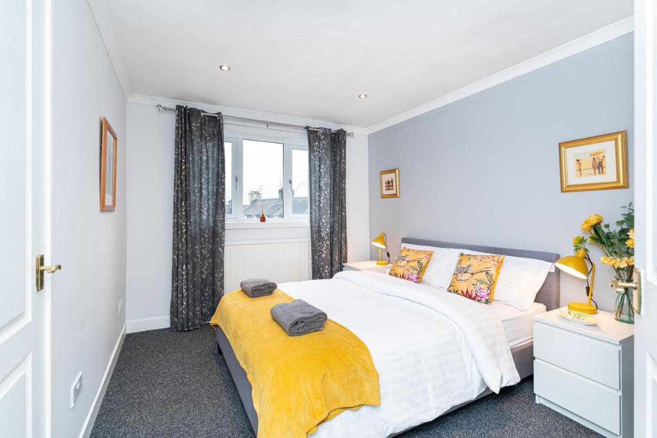 Lovely 3-Bedroom Flat With Free Parking Bridge of Allan Eksteriør bilde