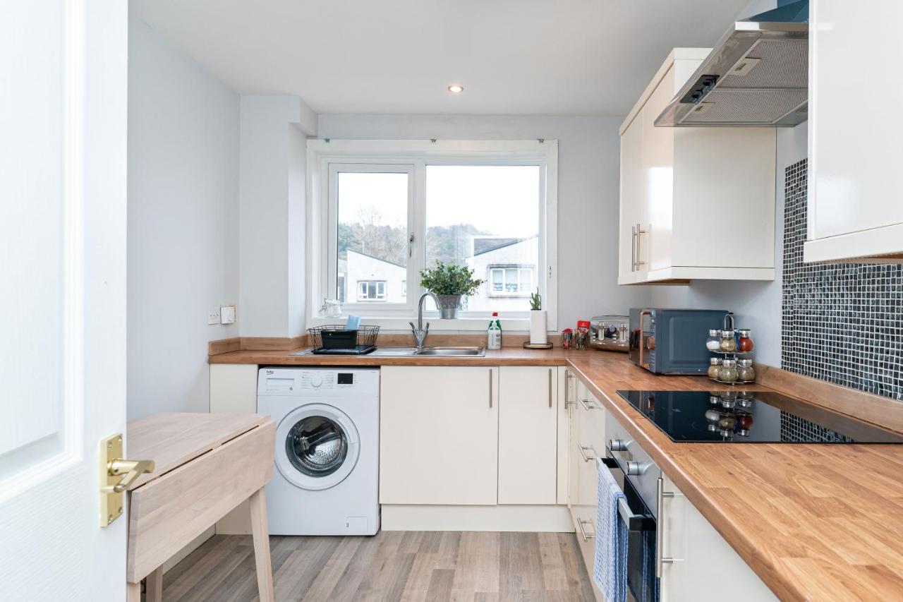 Lovely 3-Bedroom Flat With Free Parking Bridge of Allan Eksteriør bilde