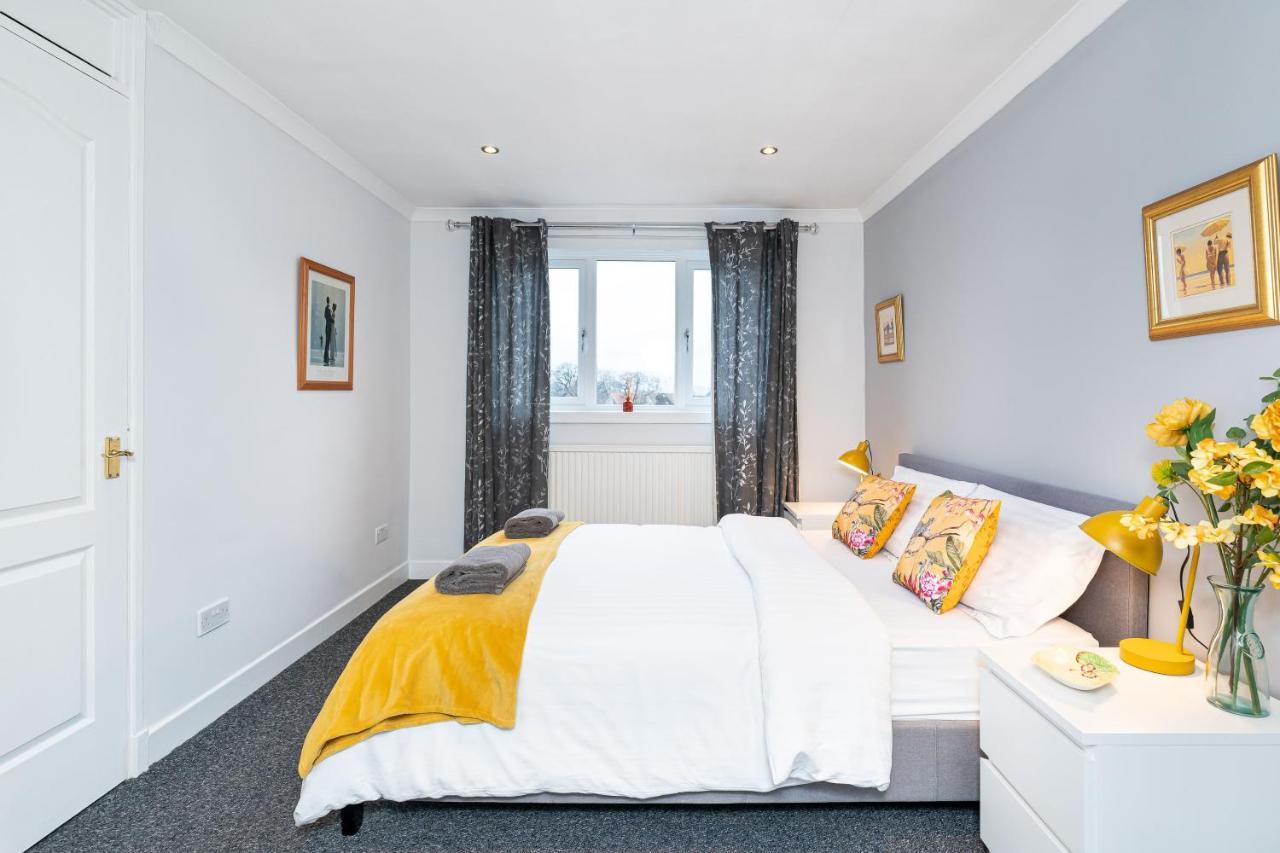 Lovely 3-Bedroom Flat With Free Parking Bridge of Allan Eksteriør bilde