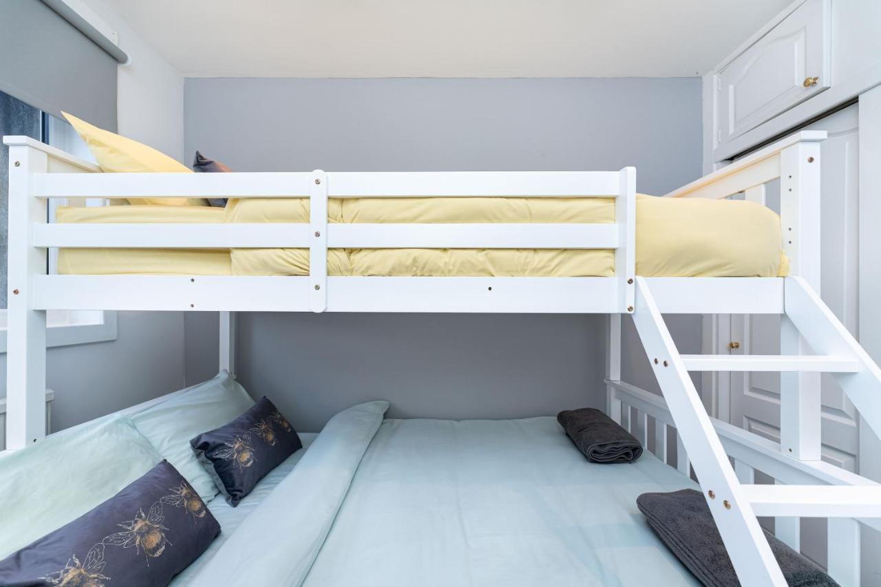 Lovely 3-Bedroom Flat With Free Parking Bridge of Allan Eksteriør bilde