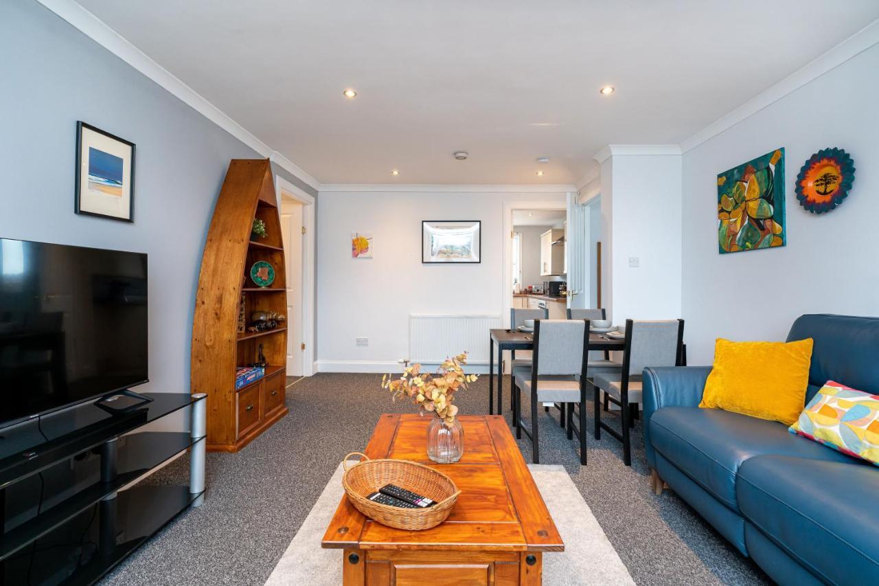 Lovely 3-Bedroom Flat With Free Parking Bridge of Allan Eksteriør bilde
