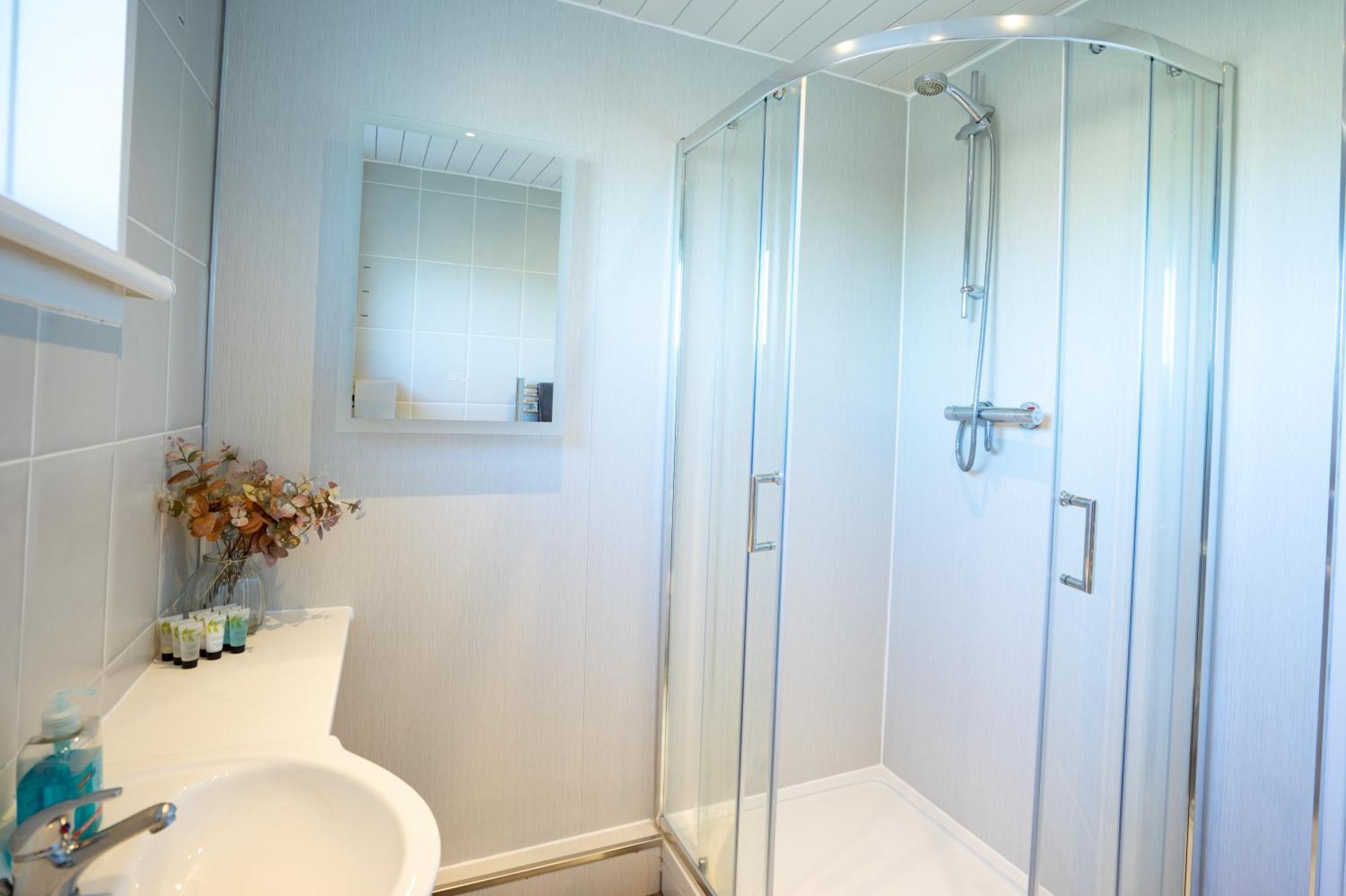 Lovely 3-Bedroom Flat With Free Parking Bridge of Allan Eksteriør bilde